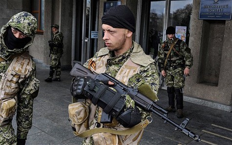 ประธานาธิบดียูเครนประกาศฟื้นฟูยุทธนาการณ์ทางทหาร - ảnh 1